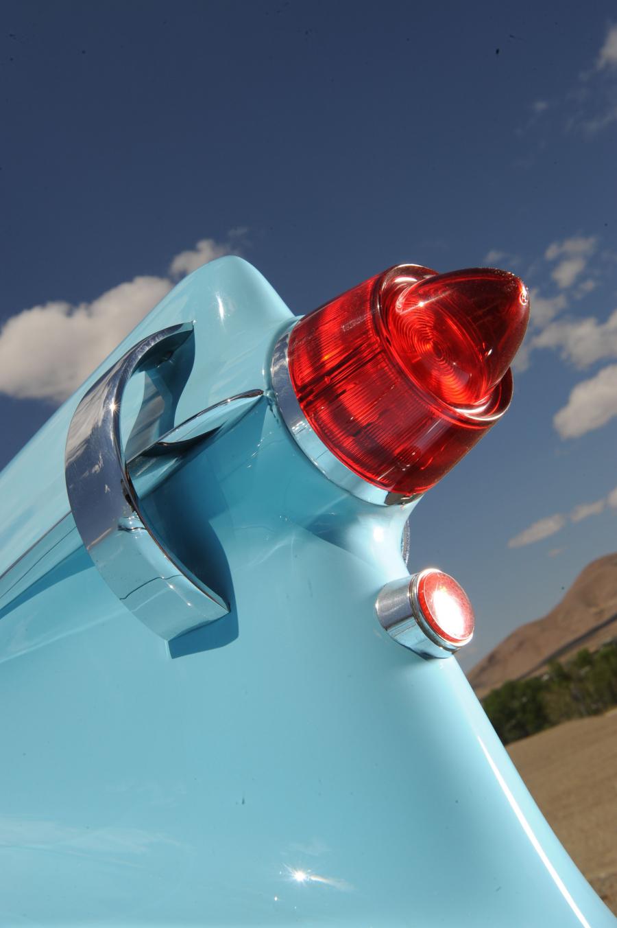  Chrysler Imperial Crown Convertible 1957 года  (фото 9 из 19)